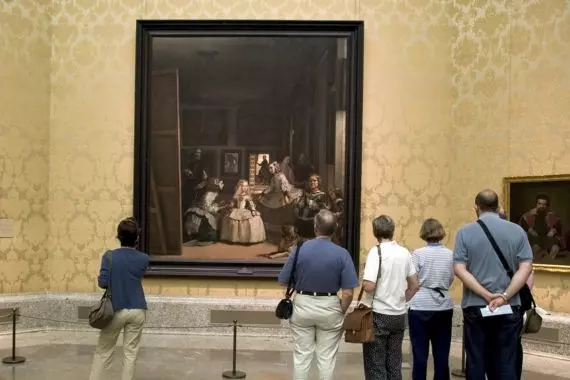 A group admiring "Las Meninas" in Padro Museum